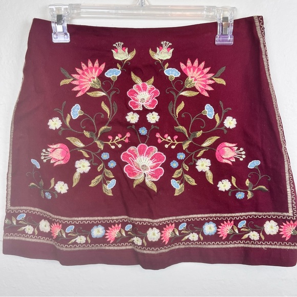 Harper miniskirt in berry color w/floral embroidery-Medium - Picture 2 of 11